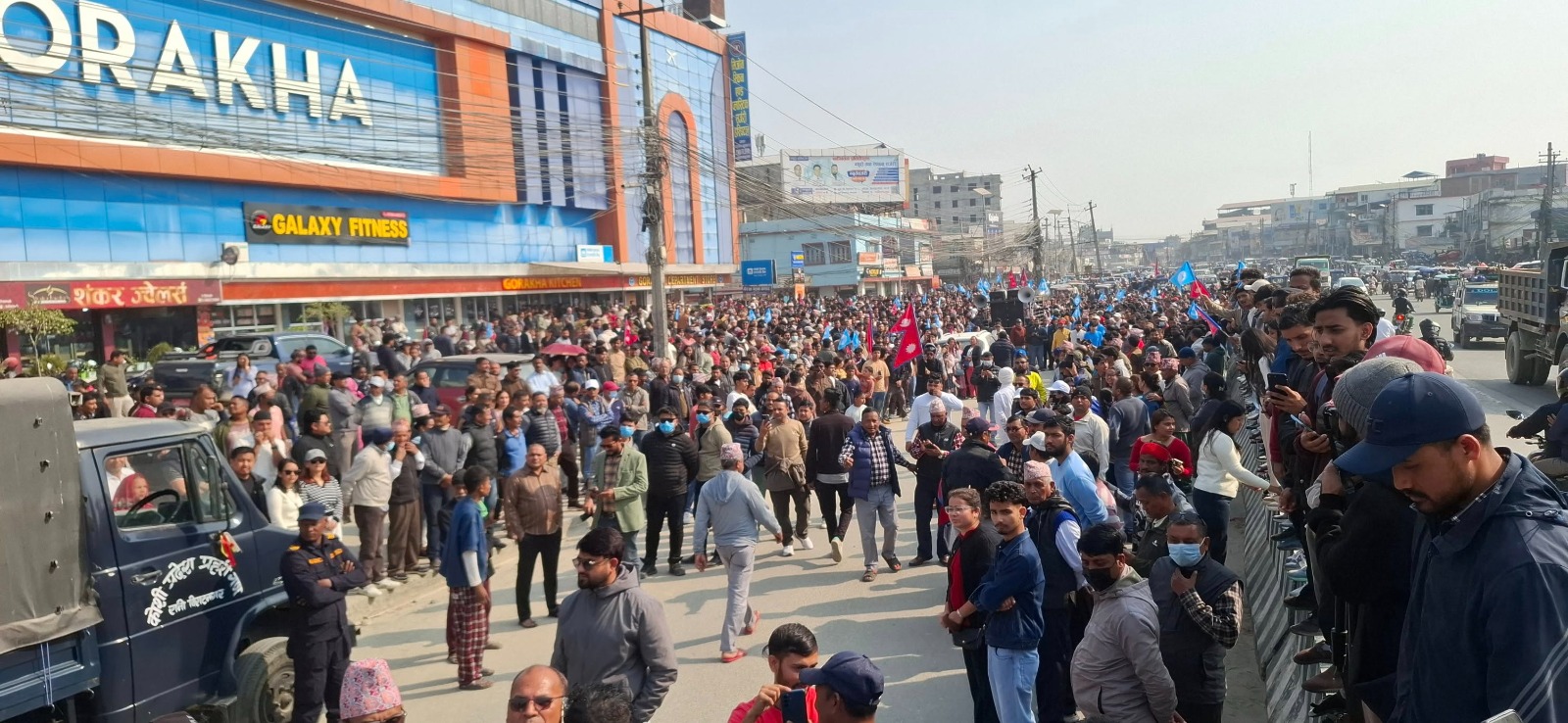 झापा–५ मा चुनावी चहलपहल, बालेन पनि उम्मेदवारी दर्ताका लागि दमक आइपुगे