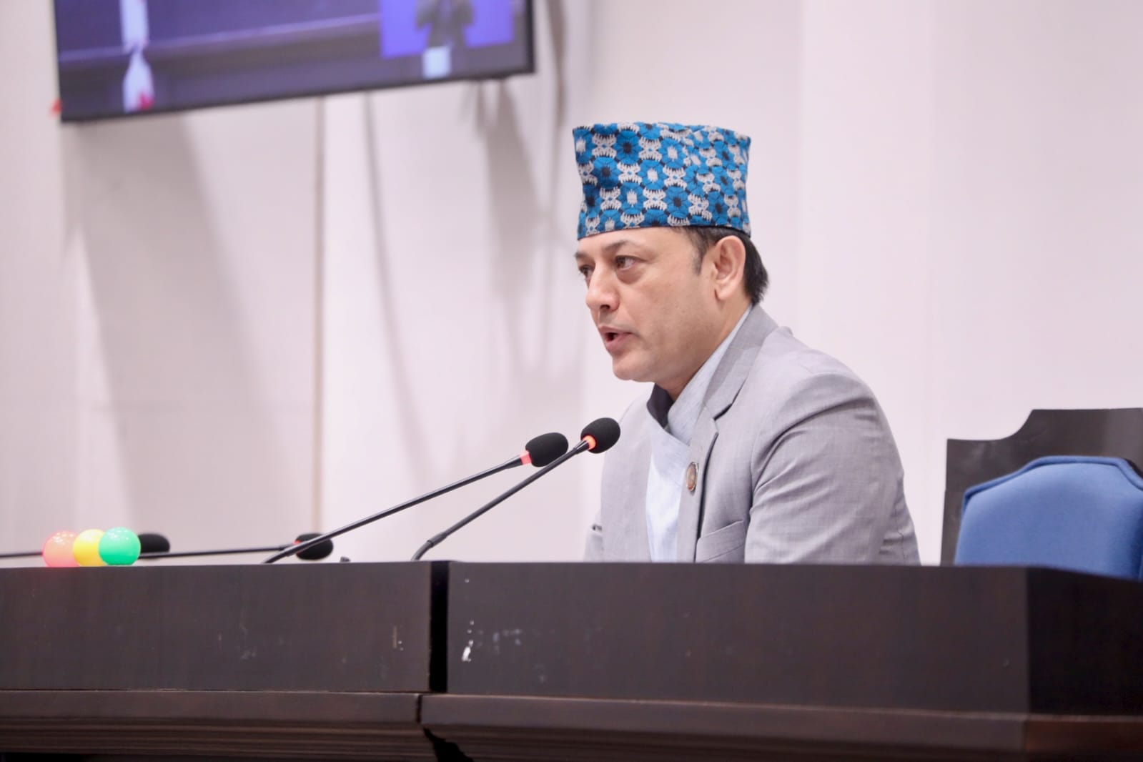 अर्थमन्त्रीको अनुपस्थितिले प्रतिनिधि सभा बैठक स्थगित, सांसदहरूको विरोध