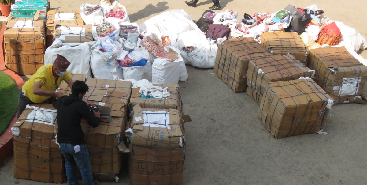 रुपन्देहीमा करिव रु २३ लाख बराबारको अवैध सामान बरामद