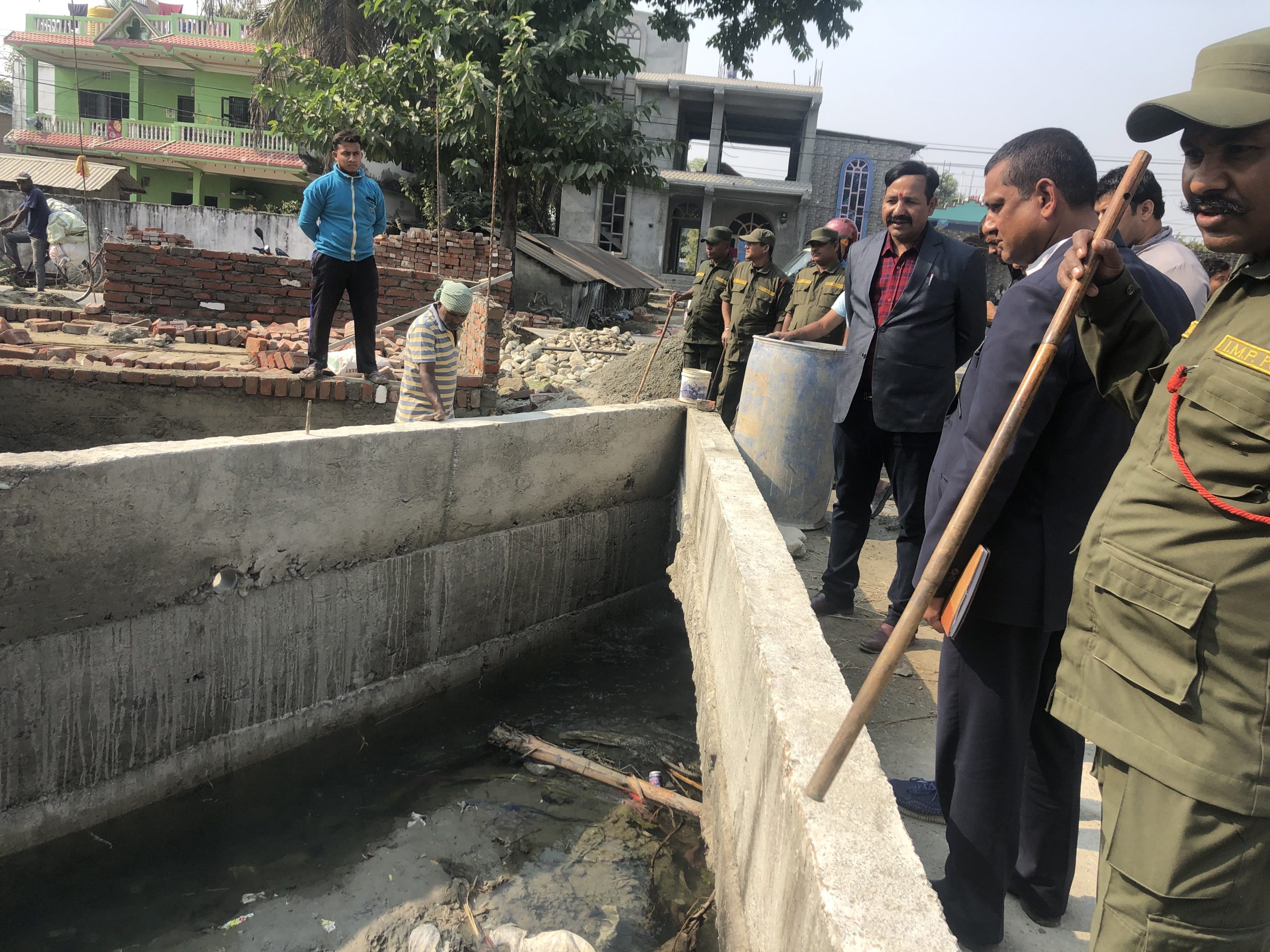पैनी माथी बनेको संरचना भत्काउन इटहरी प्रमुख पौडेलको निर्देशन