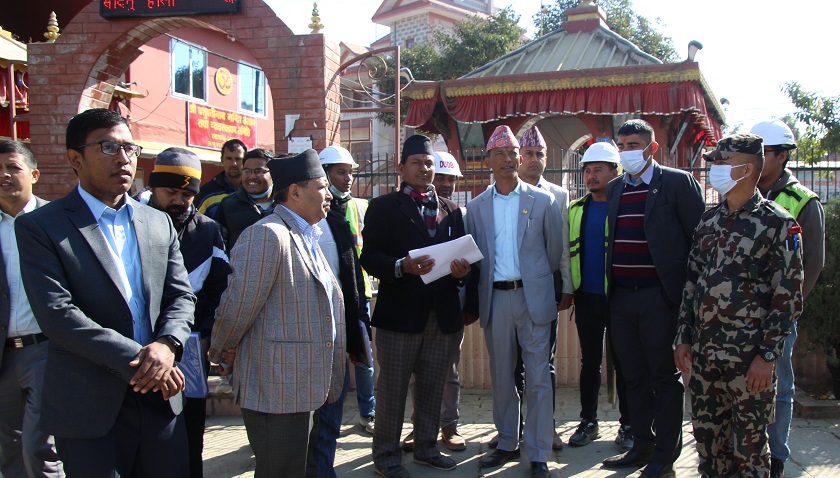निर्माणधिन सरकारी संरचनामा भइरहेको ढिलाइप्रति मन्त्री चौधरीको असन्तुष्टि