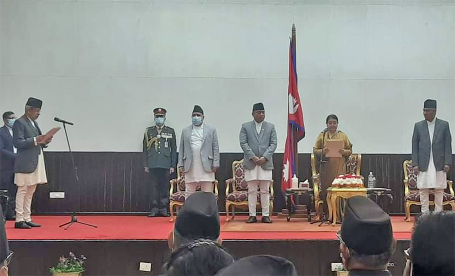 ज्येष्ठ सदस्यका रुपमा राप्रपाका जबराले लिए शपथ