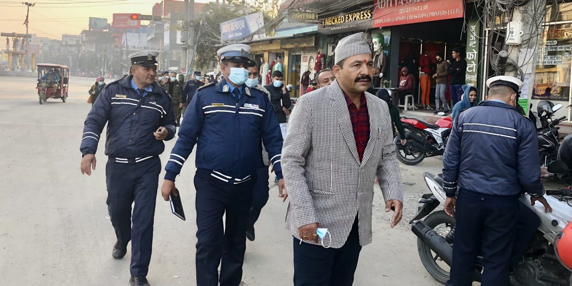 इटहरी बजार क्षेत्रका सडकपेटी खाली गराउन उपमहानगरको निर्देशन