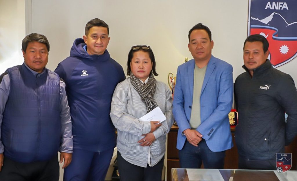 राष्ट्रिय महिला फुटबल टिमको प्रशिक्षकमा अनन्त थापा नियुक्त