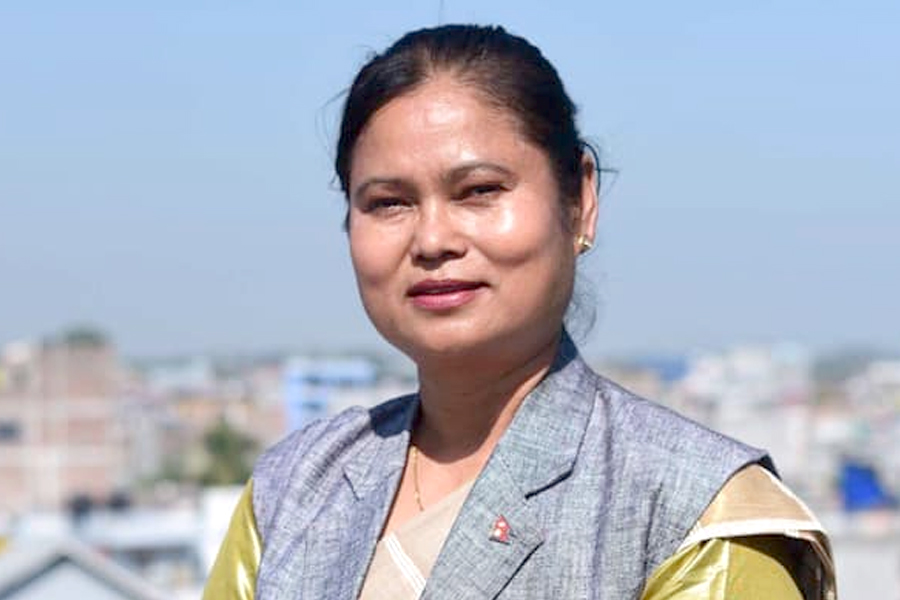 जम्बो टोली लिएर अमेरिका जाँदै महिलामन्त्री