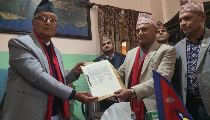 गण्डकी प्रदेशको मुख्यमन्त्रीमा खगराज अधिकारीले गरे दावी पेस