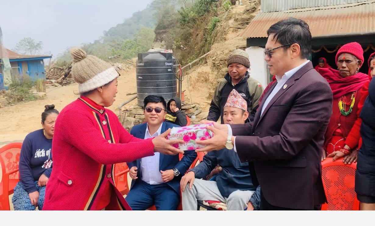 मन्त्री किरातीको खादा माला नलगाउने अभियानमा भोजपुरका आमा समुहको समर्थन