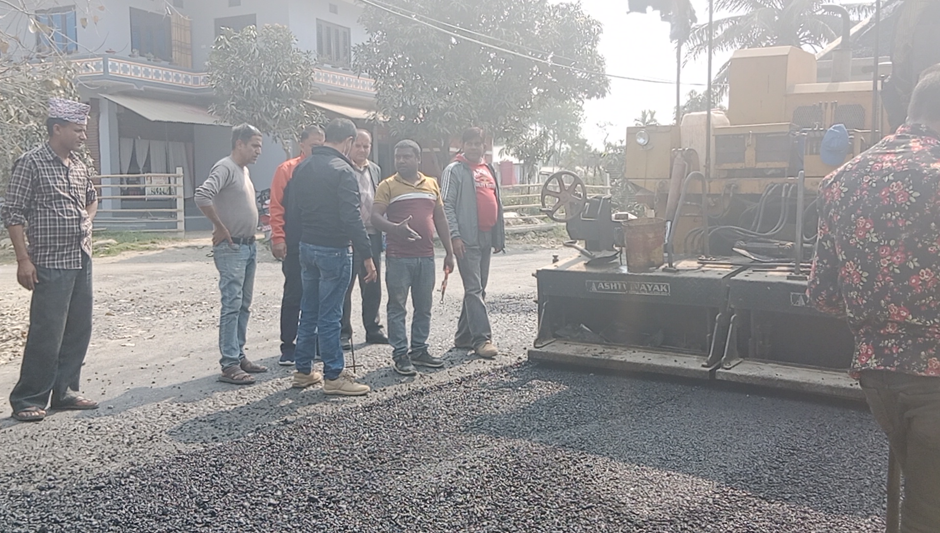 वराहक्षेत्र नगरपालिकाको  निर्माणाधीन विकास निर्माणमा मेयरको निगरानी 