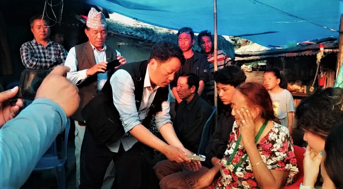 कोशी प्रदेश खारेजीको माग सहितको आन्दोलनमा ज्यान गुमाएका बेलबारीका लाजेहाङको परिवारलाई राहत