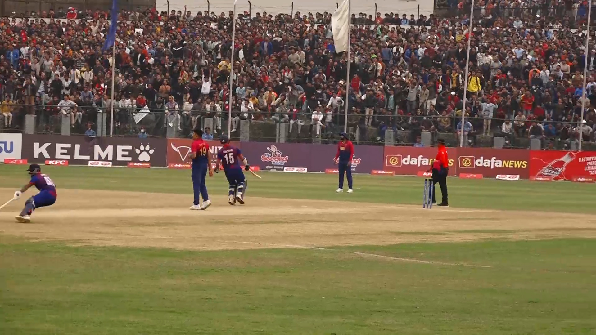 नेपाललाई ऐतिहासिक सफलता, यूएईलाई ९ रनले हराउँदै नेपाल विश्वकप छनोटमा पर्न सफल