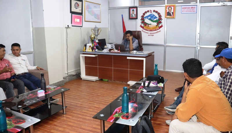 हुलाकी सडक निर्माणलाई गति दिन निर्देशन