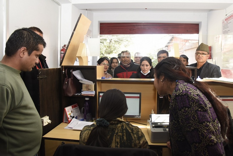 नेपालका बैंक तथा फाइनान्सले ब्याजदर घटाए