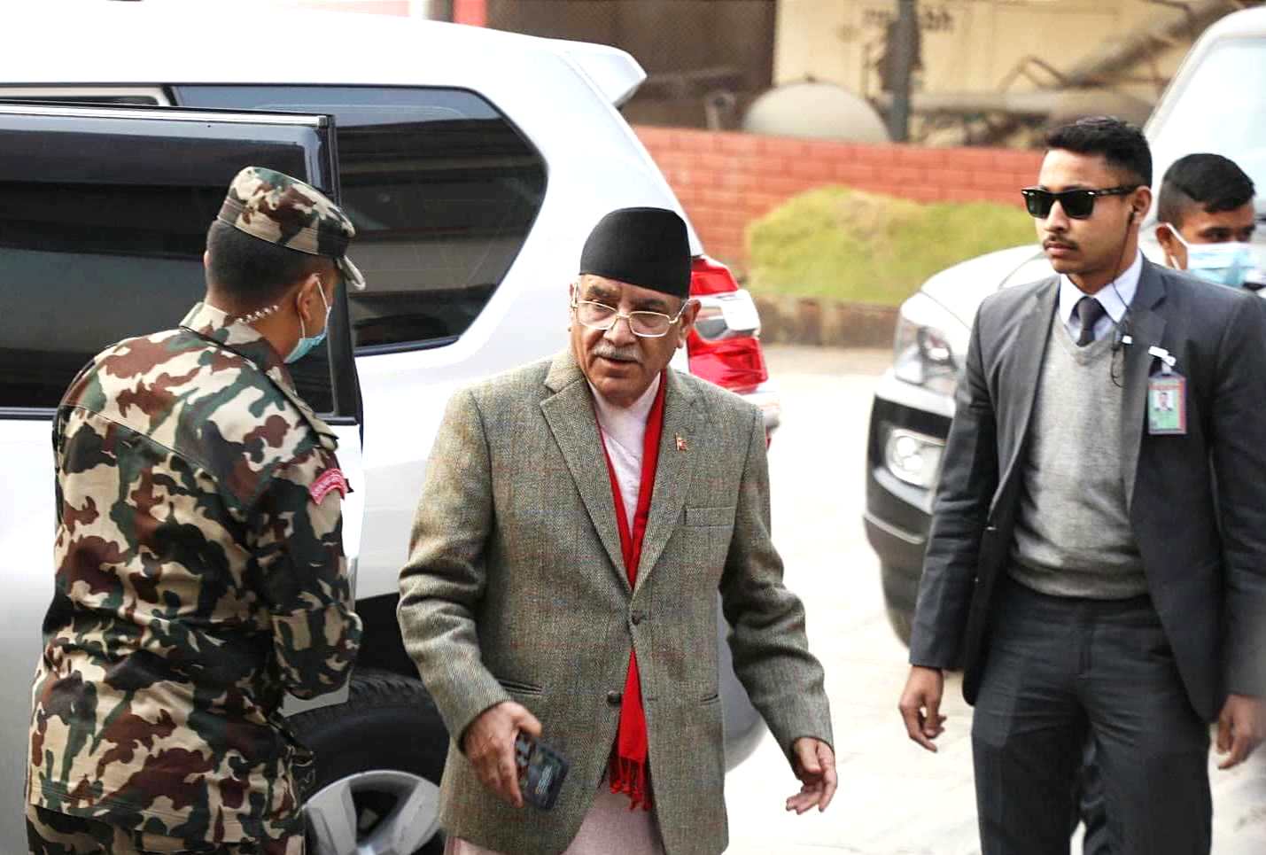 प्रधानमन्त्री दाहालविरुद्ध युवाहरुले लगाए नारा