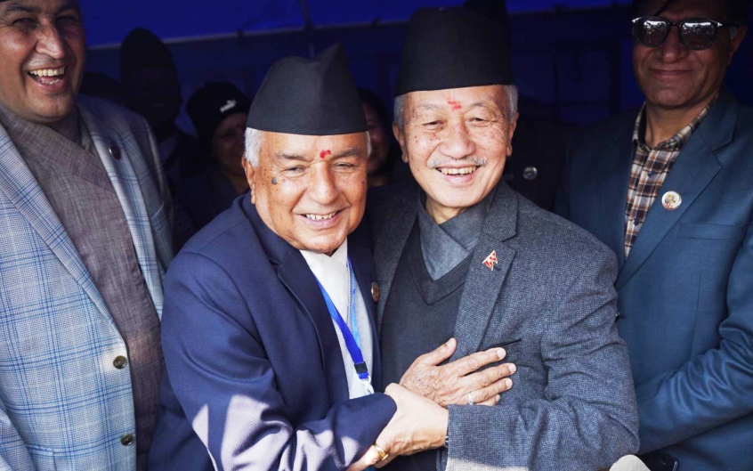 मतदान जारी, नेम्वाङ र पौडेलले दिए एकअर्कालाई शुभकामना