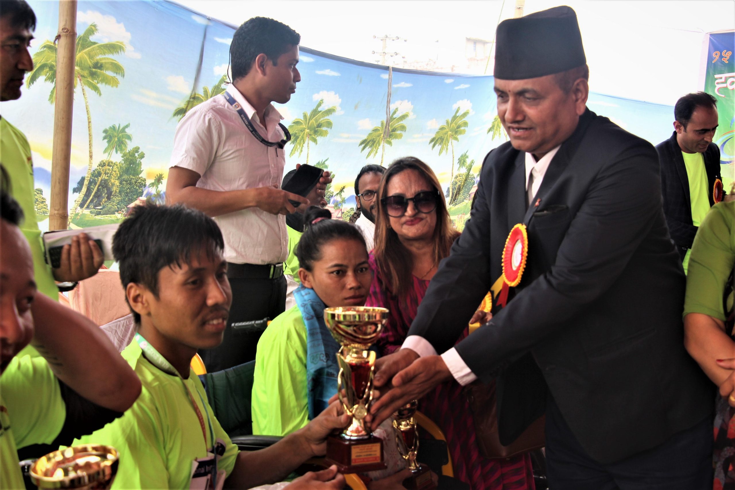 ‘ह्वीलचियर रन’ को च्याम्पियन बने चौधरी र तामाङ