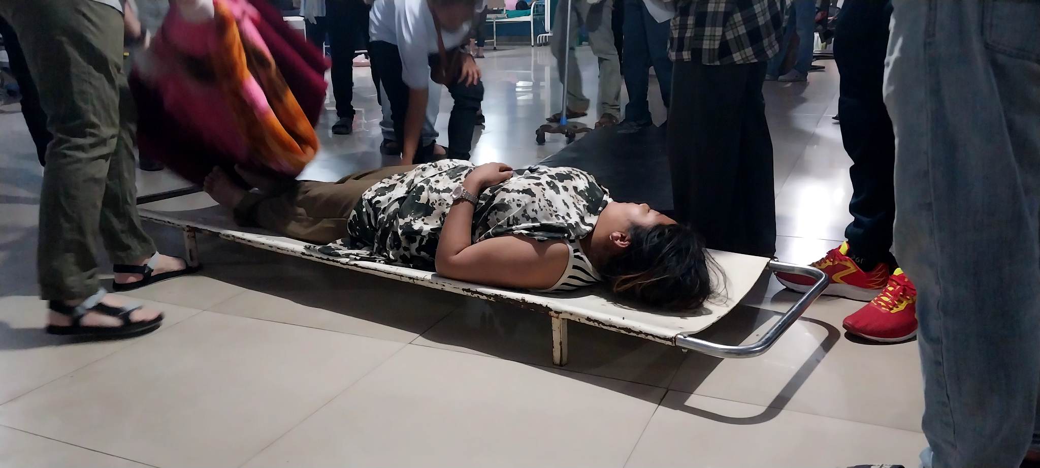 मेलामा भागदौड हुँदा इलाममा १७ घाइते