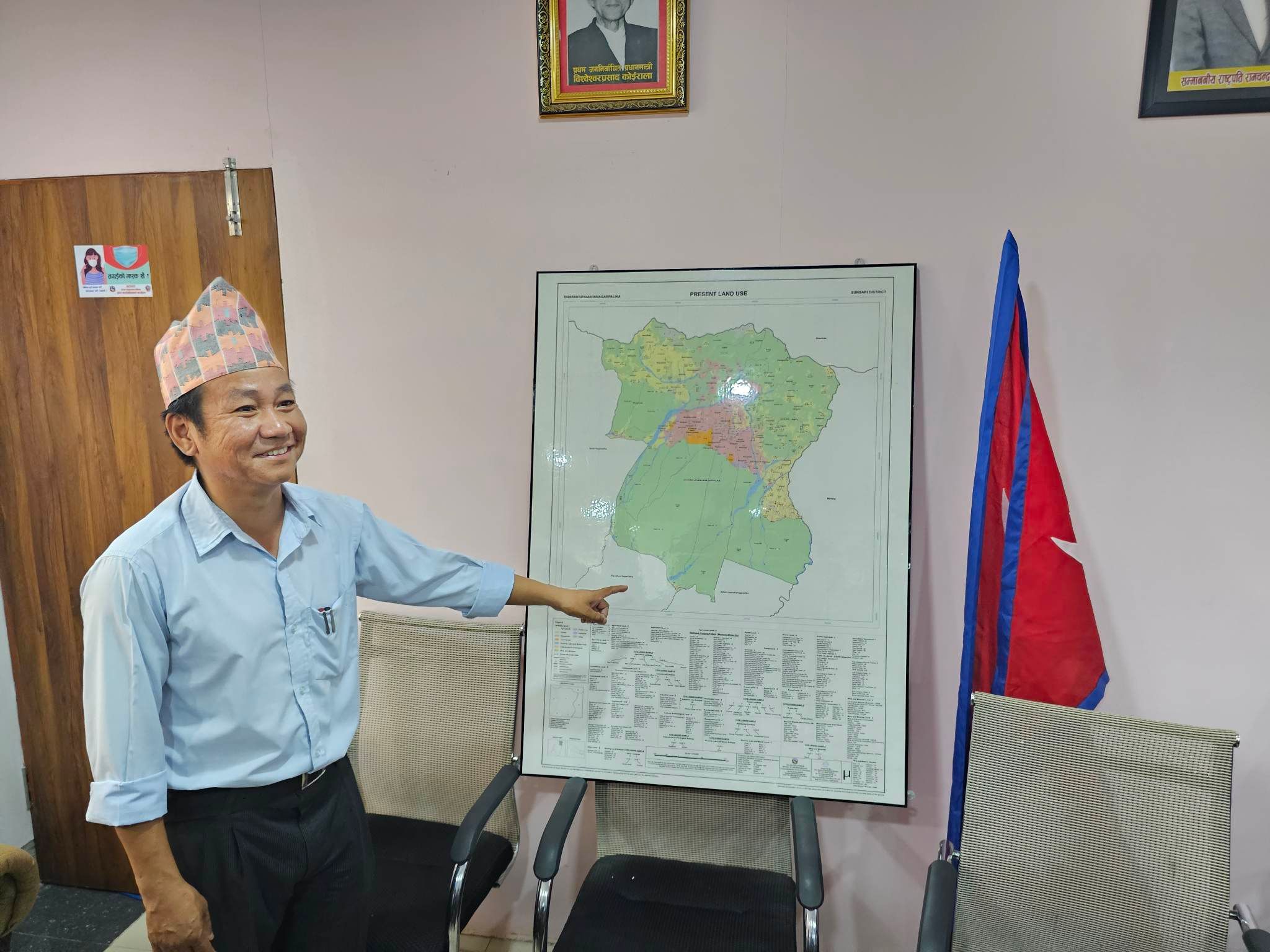 धरानले लगाएको बोर्ड पुनः राखीदिन धरानका मेयरको आग्रह