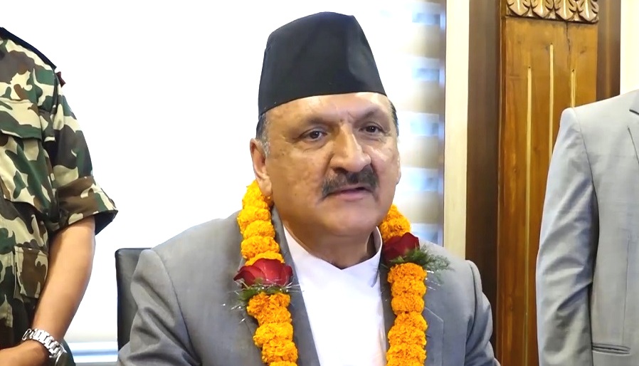 ब्याजदर घटाउन राष्ट्र बैंकसँग छलफल जारी  : अर्थमन्त्री डा. महत