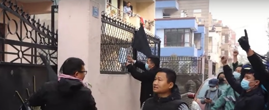 कोशी प्रदेशका मन्त्री बुद्धिकुमार राजभण्डारीको घरमा तोडफोड 