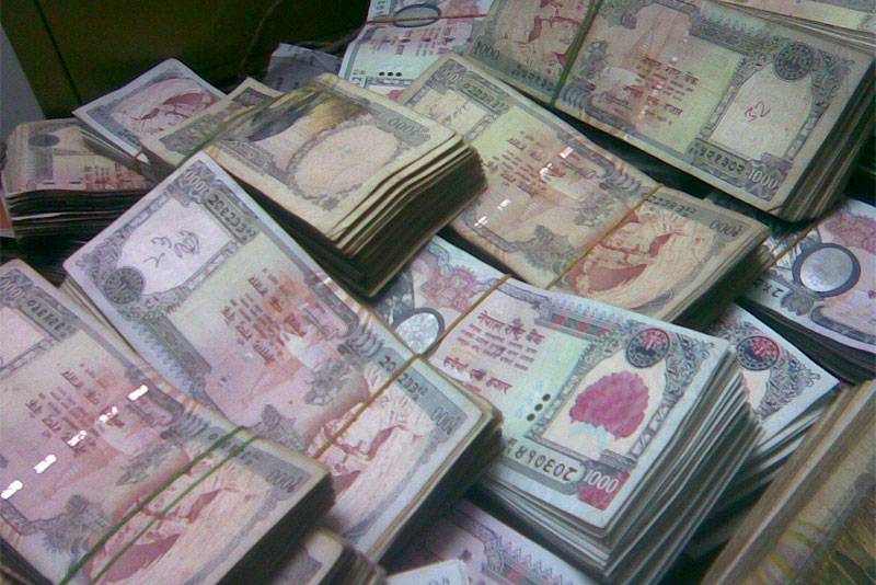 पैसामा सुतेर टिकटक बनाउनेलाई प्रहरीले सचेत गरायो