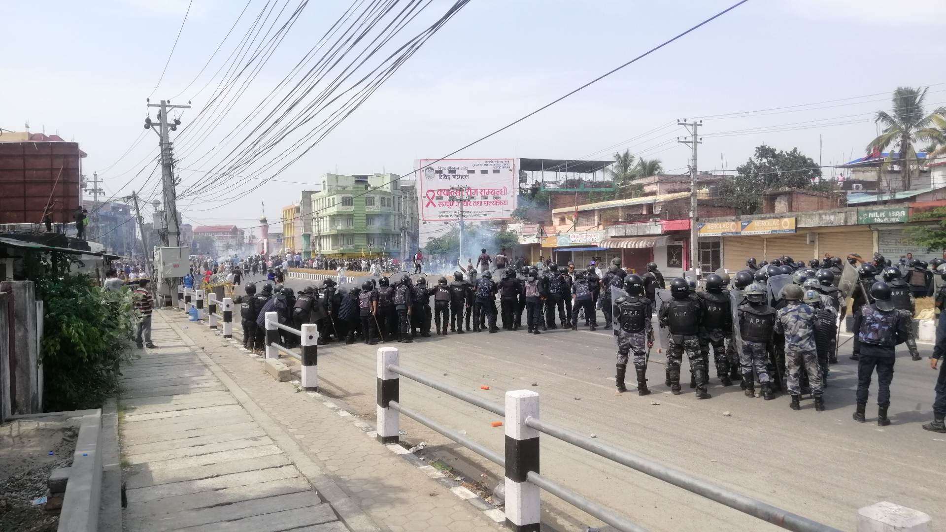 पहिचानवादी कार्यकर्ता र प्रहरीबीच विराटनगरमा झडप