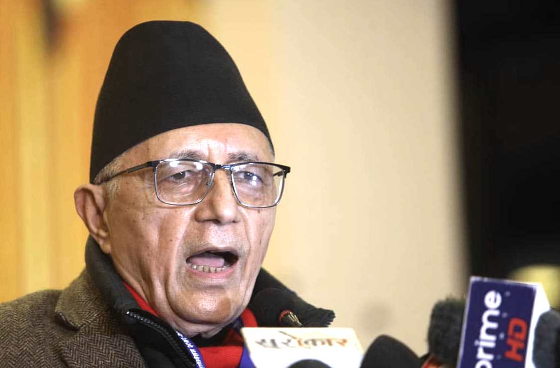 स्वर्णिम वाग्लेप्रति शेखर कोइरालाको कटाक्षः अवसरवादीहरुबाट जोगिनुहोस्