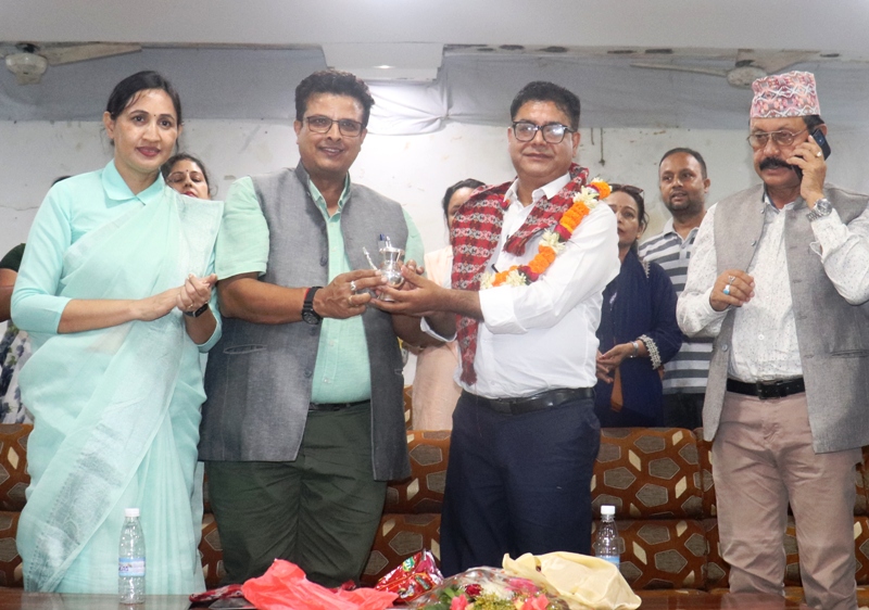 विराटनगरका प्रमुख प्रशासकीय अधिकृत कोइरालाको विदाई