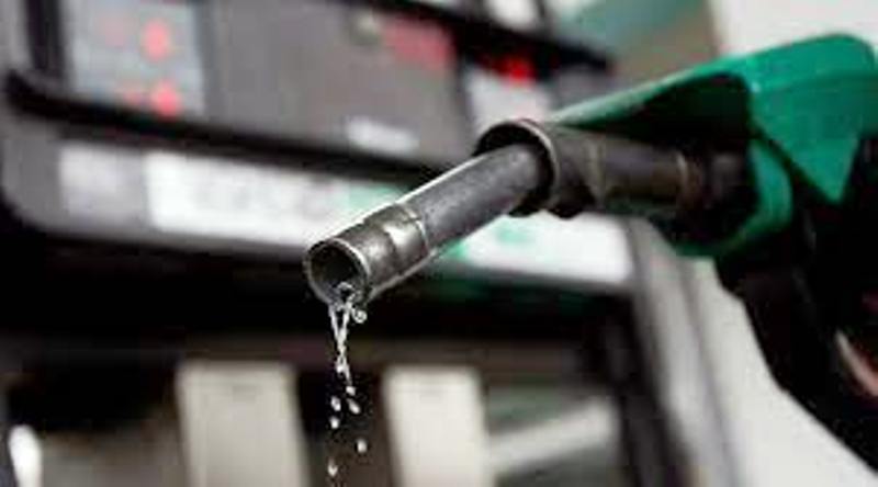 भारतबाट घटेर आयो पेट्रोलको मूल्य