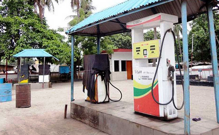 डिजेल र मट्टितेलको मूल्य प्रतिलिटर १०/१० रुपैयाँ घट्यो