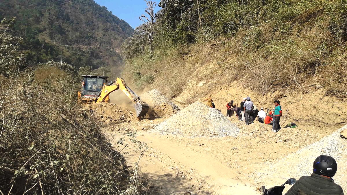 म्याद थपेको थप्यै, अझै बनेन सडक