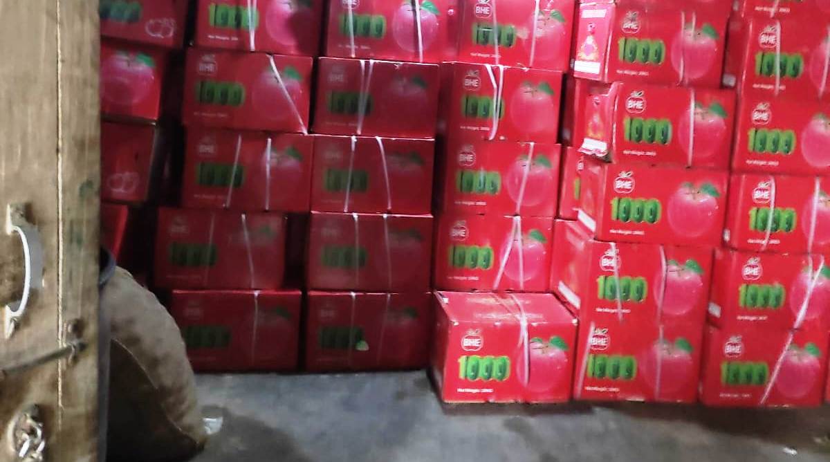 सशस्त्र प्रहरीको टोलीद्वारा लाखौंको स्याउ बरामद