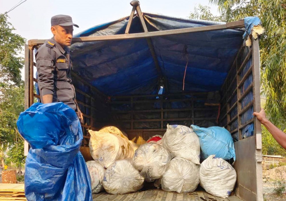 धनकुटामा १७ बोरा गाँजा बरामद
