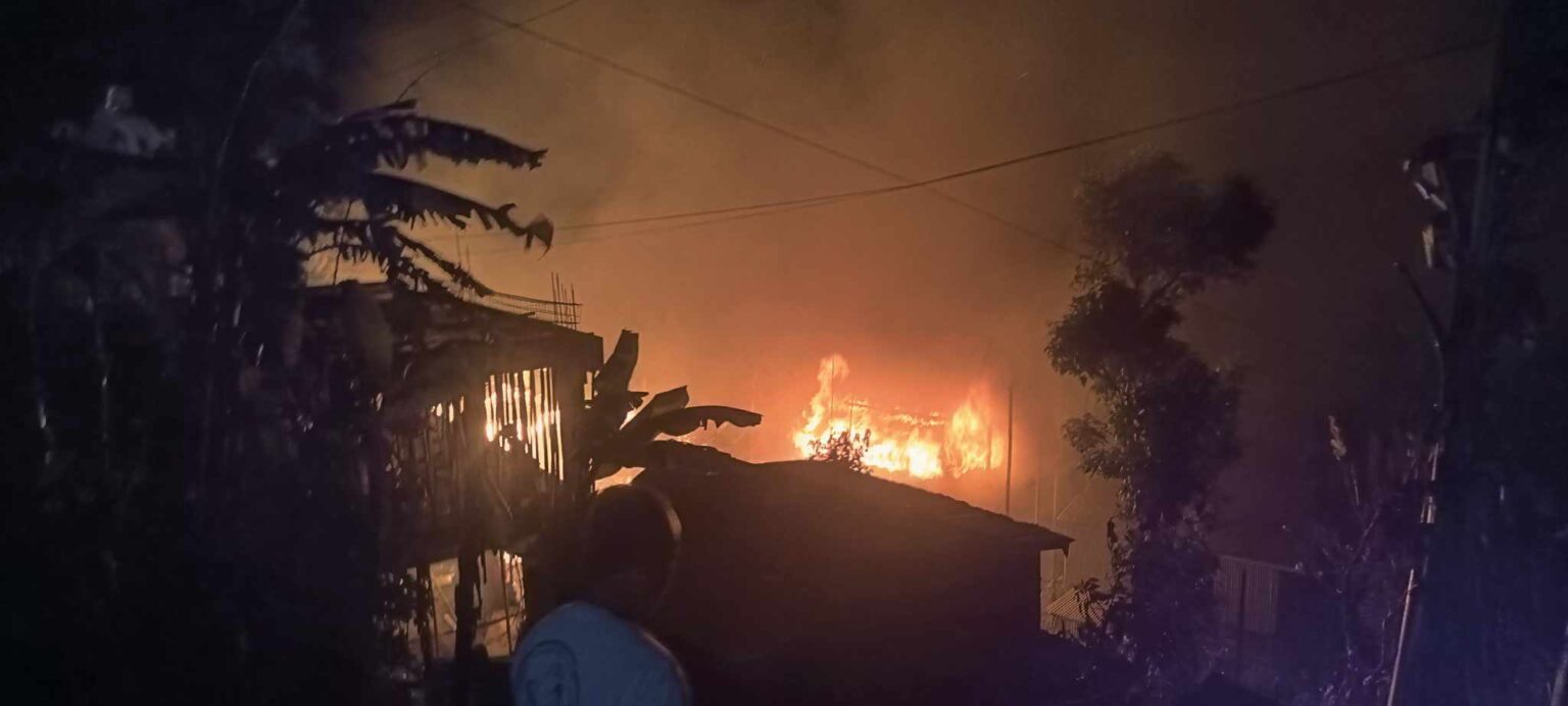 आगलागीमा आठ घर जले