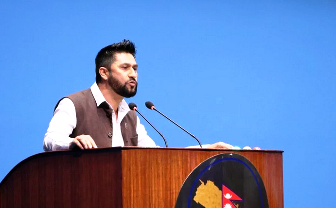 सरकार सत्ता टिकाउने काममा लागि परेको छ : रवि लामिछाने