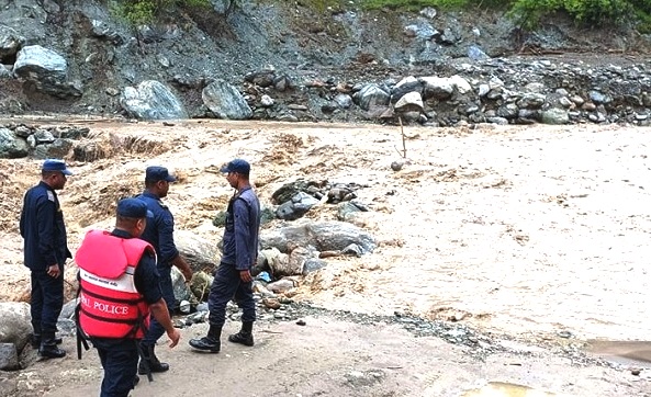 मेची राजमार्गको फिदिम–ताप्लेजुङ खण्ड अवरुद्ध