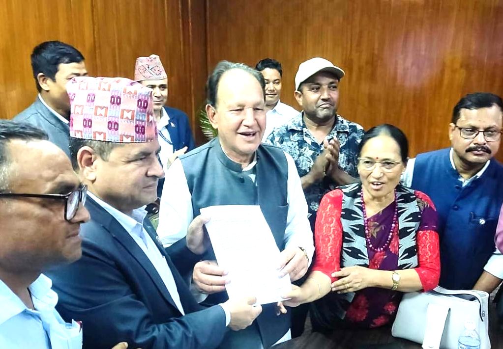 त्रियुगाको पुल एक वर्षभित्र बनाइसक्न मन्त्रीको निर्देशन