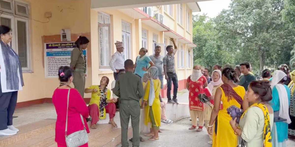 भन्सार परिसरमा नाराबाजी