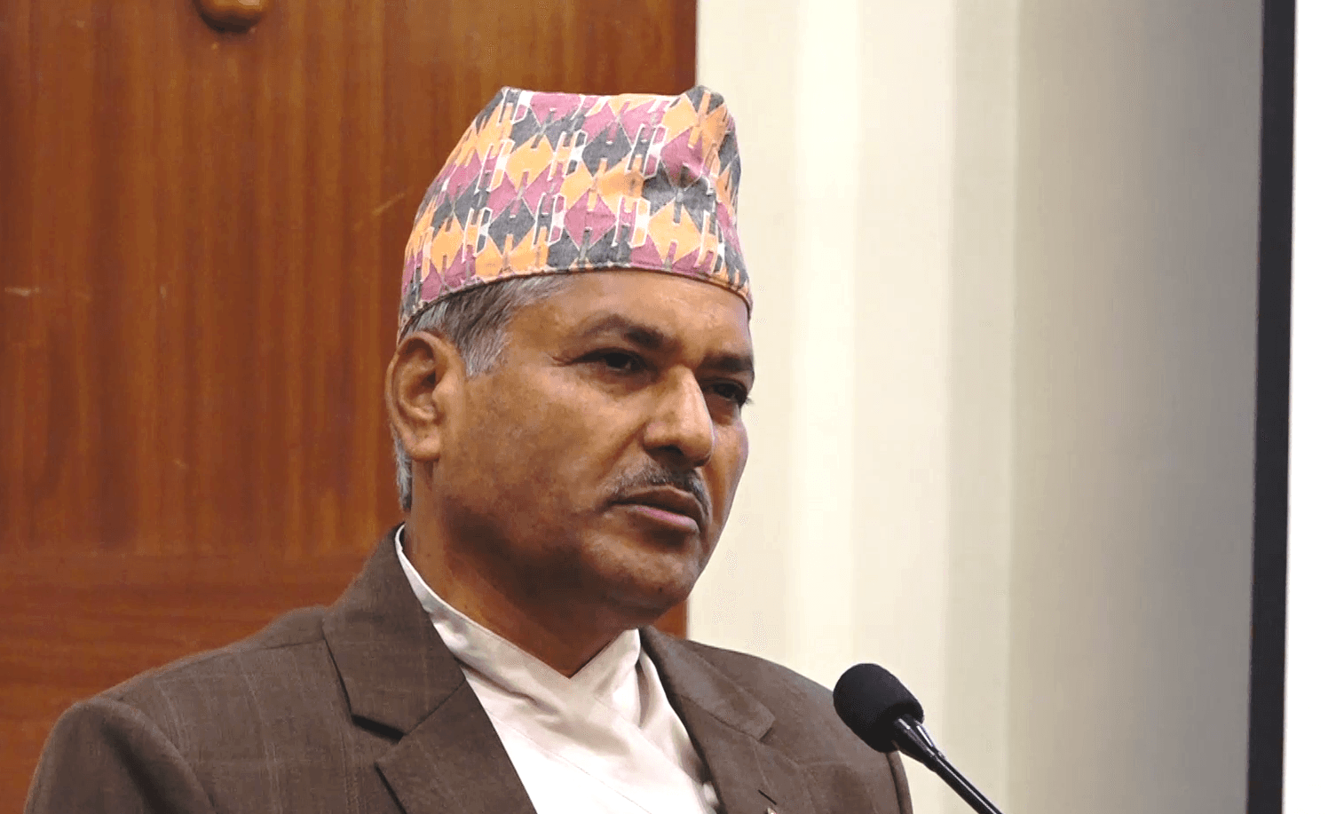 हामीले लचिलो मौद्रिक नीति ल्यायौँः गभर्नर अधिकारी