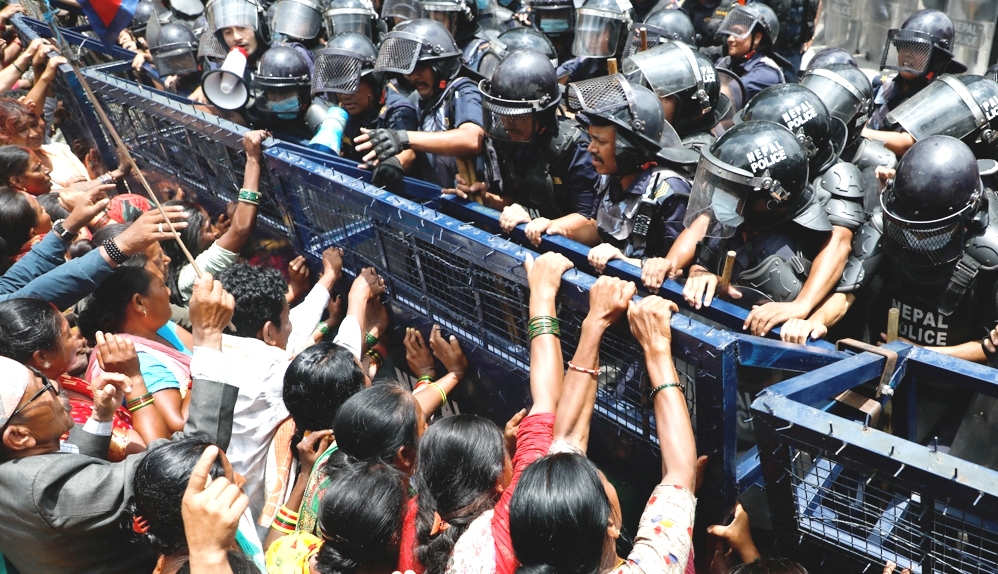 लघुवित्त पीडितद्वारा प्रदर्शन