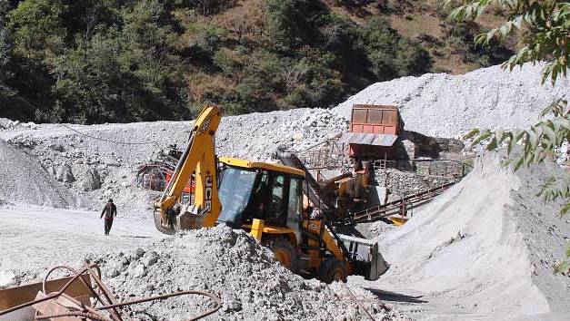 क्रसर उद्योगीहरुले आजदेखि आपूर्ति रोक्ने