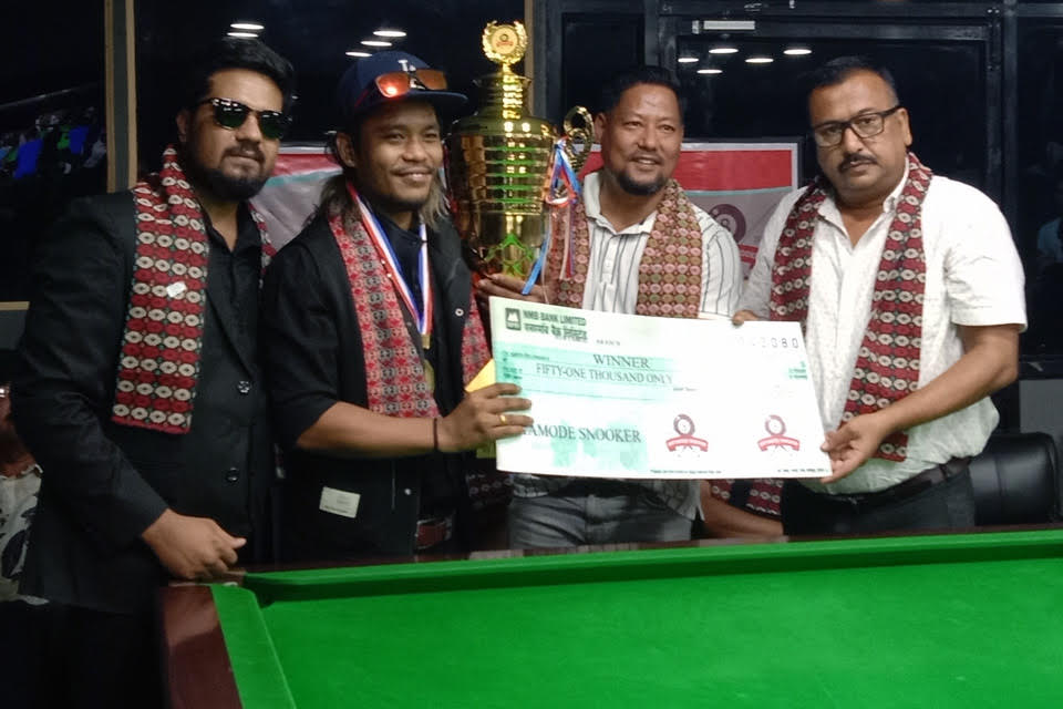 इटहरीका विकास गुरुङ स्नुकर २०८० को च्याम्पियन