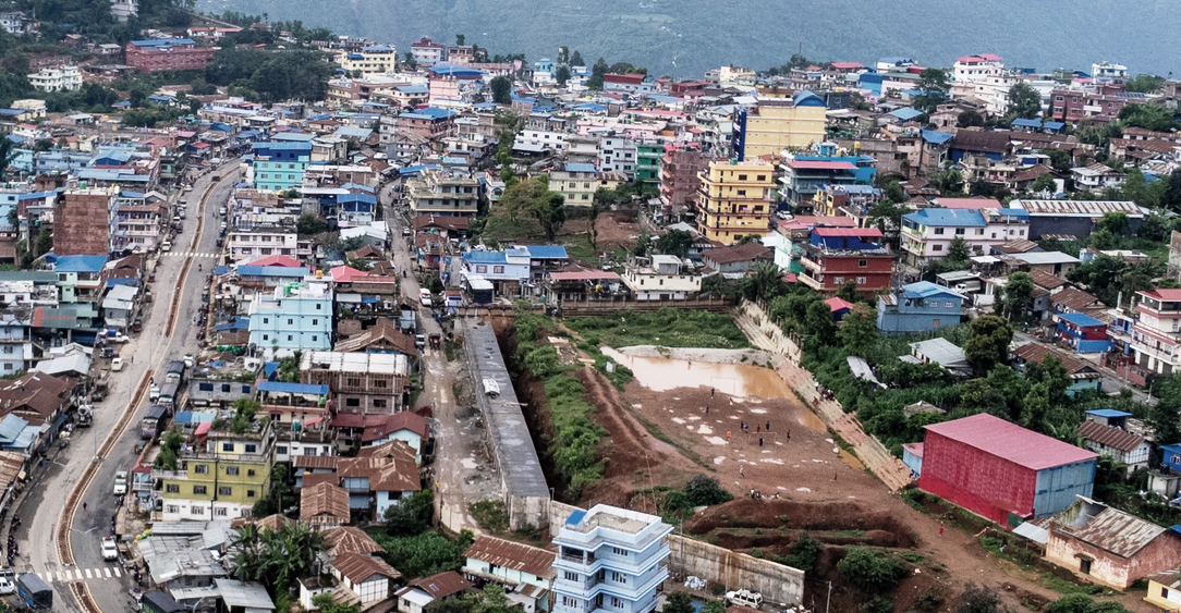 अलपत्र पारिएको खेल मैदानको काम १५ दिनभित्र थाल्न चेतावनी