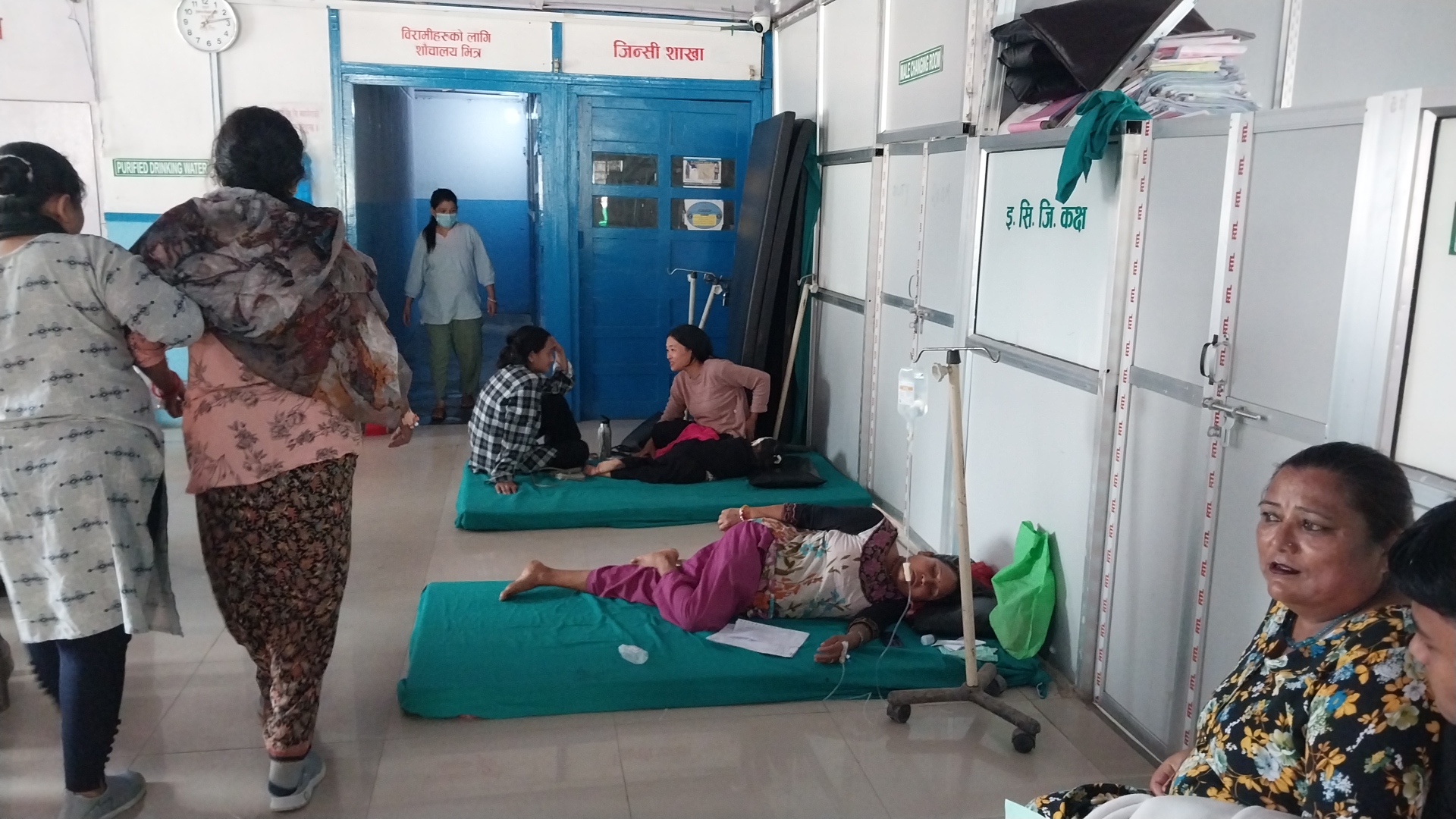 भव्य भवन, उपचार सेवा कमजोर