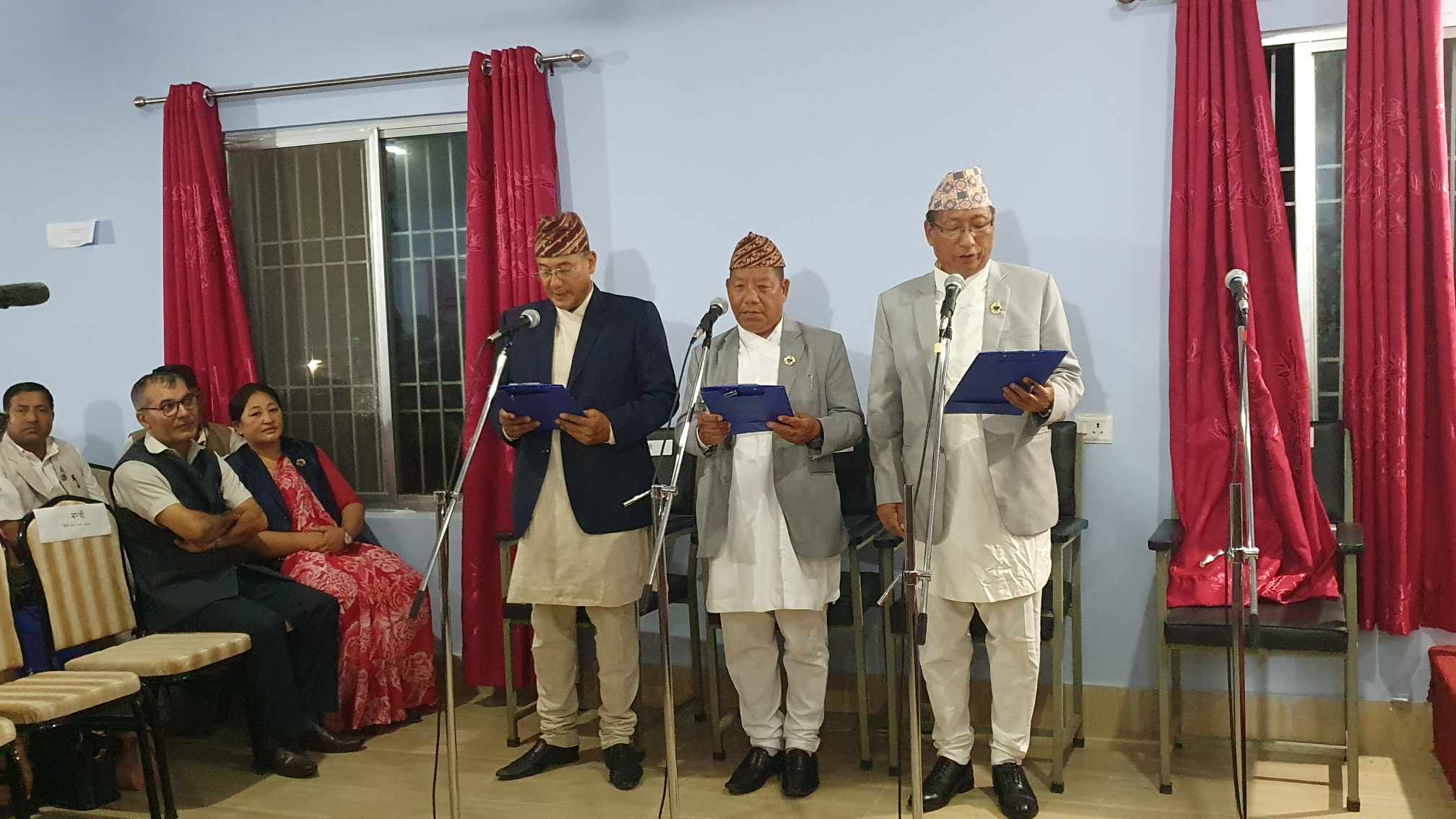 मन्त्री र राज्यमन्त्रीले लिए शपथ