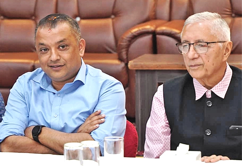 संस्थापनइतर नेता कोइराला पक्षको बैठक बस्दै