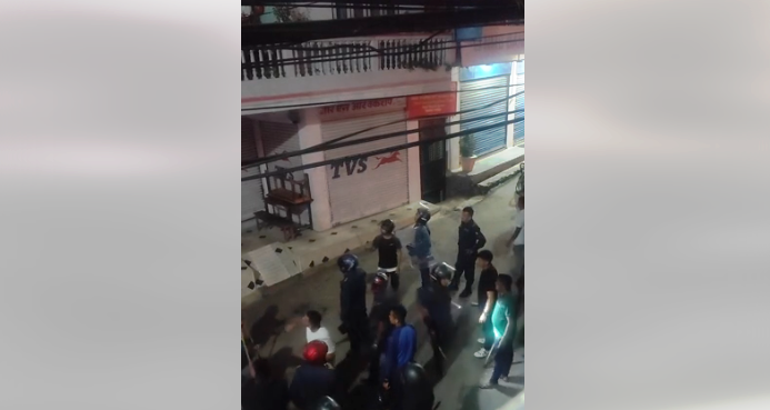 घर घेरा हालेर प्रहरीले आक्रमण प्रयास गरेको प्रदेश सांसदको आरोप