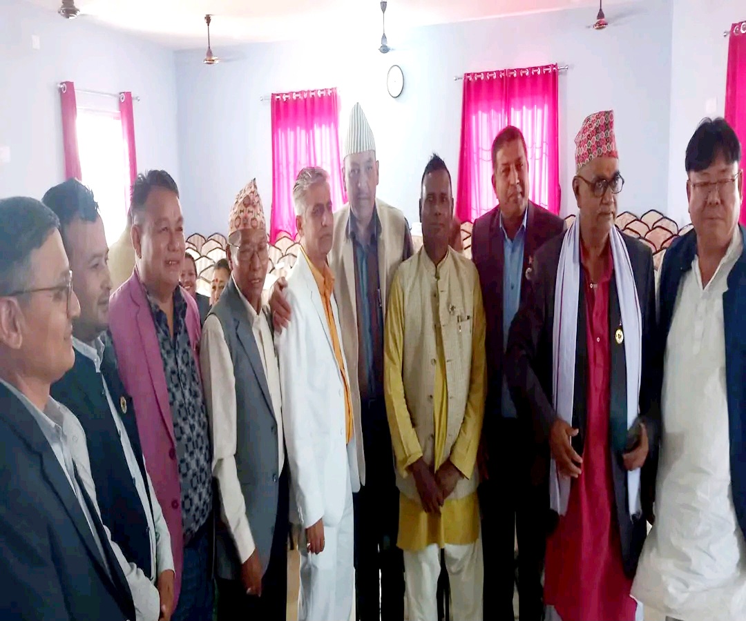 हस्ताक्षर सनाखत गराउन प्रदेश प्रमुखकोमा पुगे केदार कार्कीका समर्थक सांसद