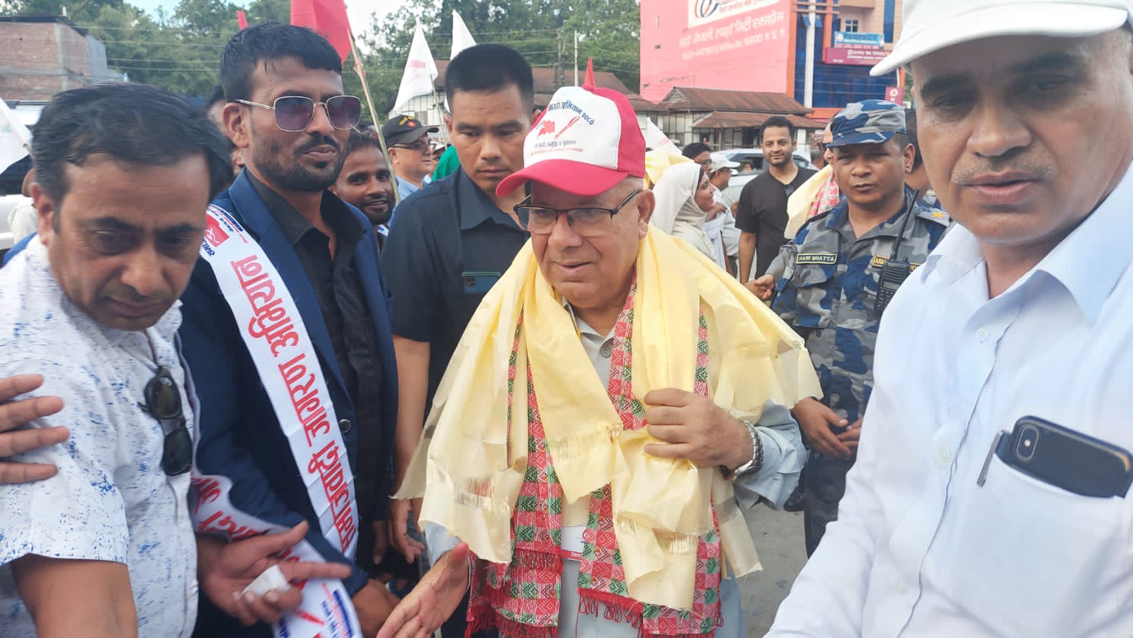 पथरीशनिश्चरेमा नेकपा एसका अध्यक्ष माधवकुमार नेपालसहित केन्द्रीय नेताहरु