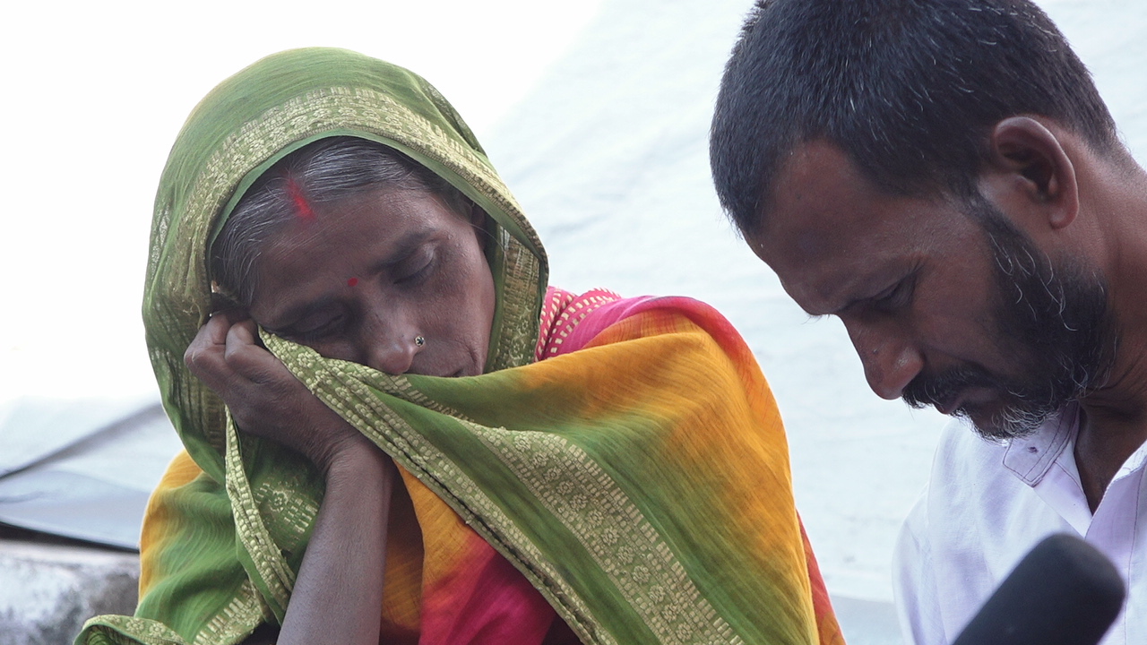 १ सय ३२ दिनदेखि न्यायका लागि लड्दै एक परिवारः जो दशैँमा पनि धर्नामा छ