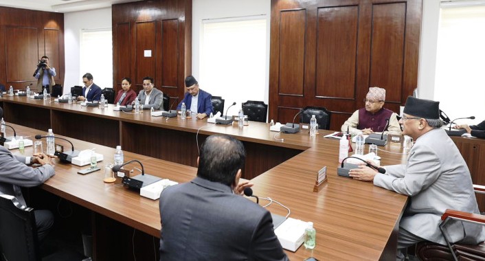 प्रधानमन्त्रीद्वारा पेट्रोलियम पदार्थमा बढाइएको मूल्य फिर्ता लिन निर्देशन